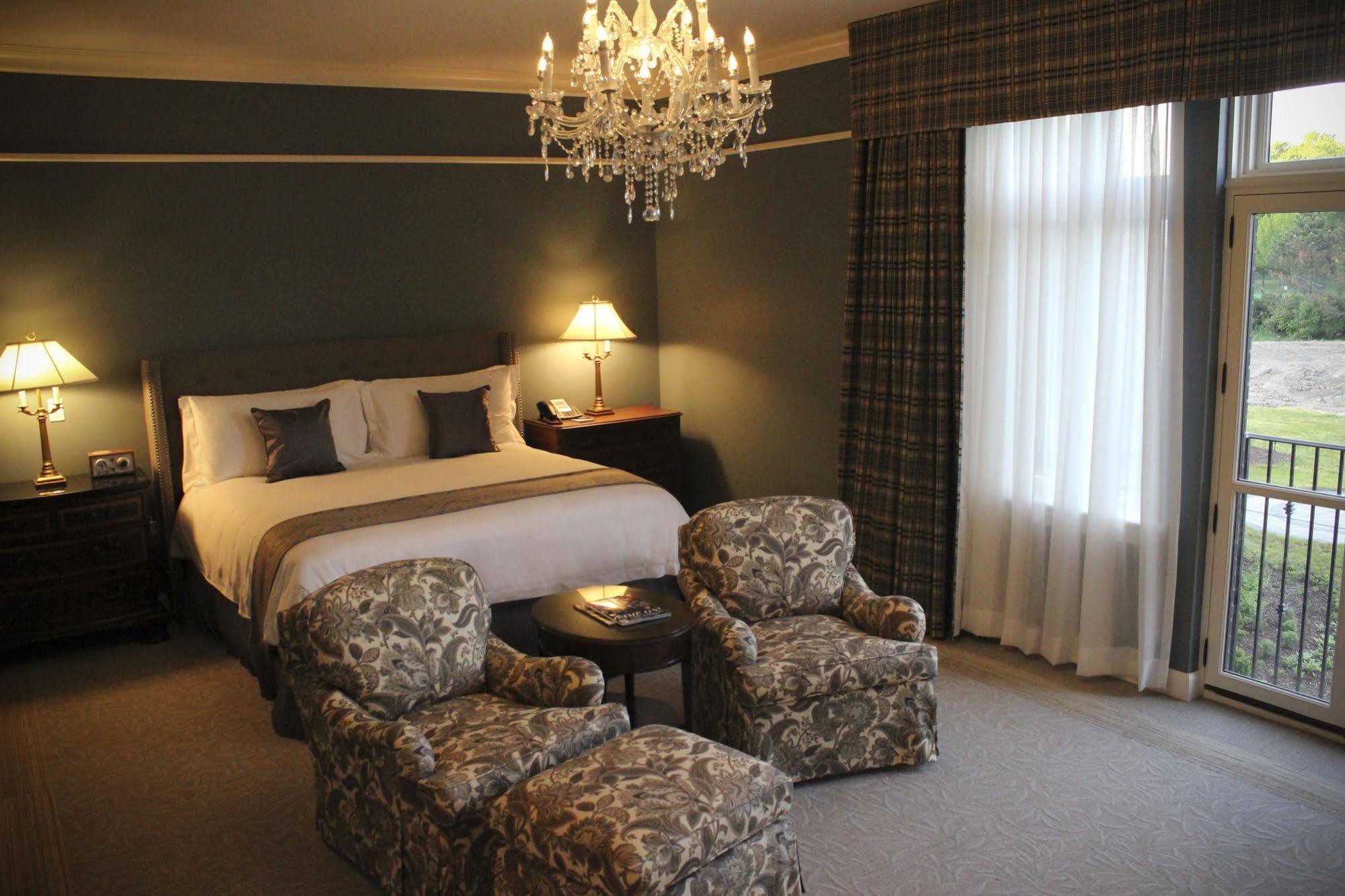 The Bruce Hotel Stratford Exterior photo